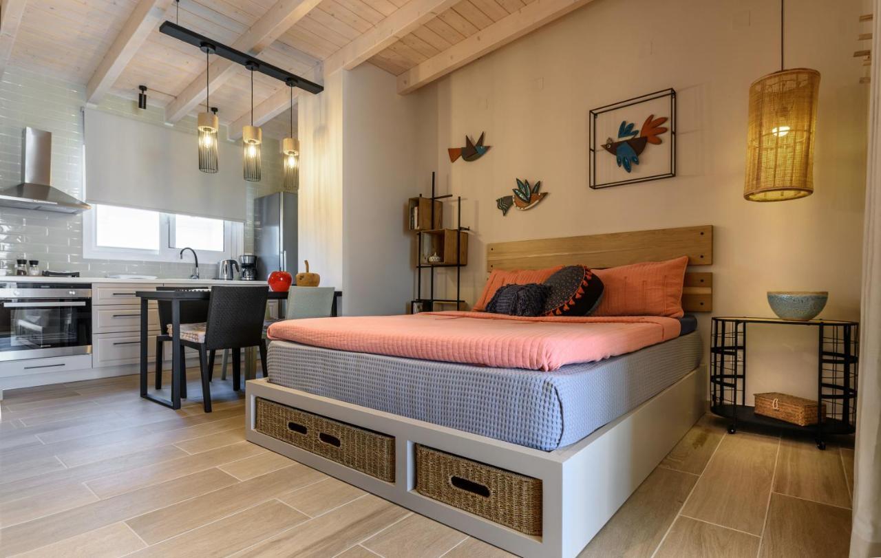 Fiorela'S Casa- A Stylish Loft Apartment In The Heart Of Preveza Buitenkant foto