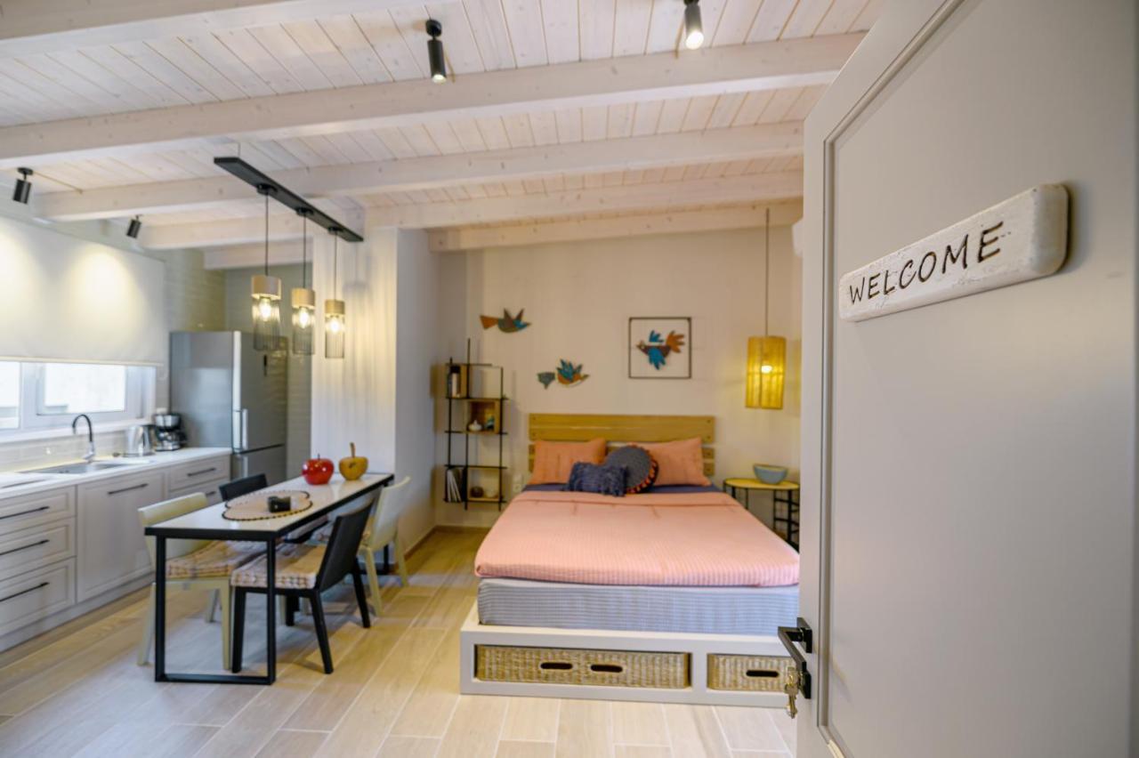 Fiorela'S Casa- A Stylish Loft Apartment In The Heart Of Preveza Buitenkant foto